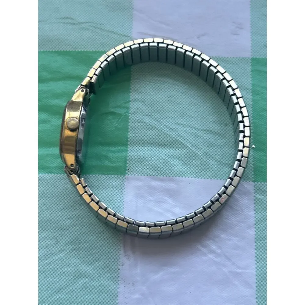 Vintage Pulsar Gold Tone Women’s Quartz Watch V401-5010